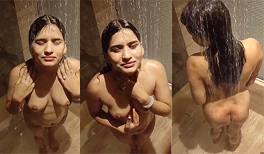 Desi Hot Girlfriend Sucking Boyfriend Dick In Bathroom Hard Fuck