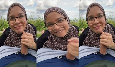 Hijabe Desi Hot Girlfriend Sucking Big Dick Public Park Viral Sex