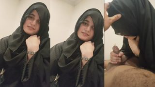 Desi Horny Hijabi Hot Girl Sucks Bf Thick Dick In Hotel